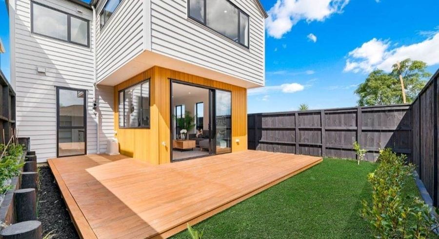  at 6/90 Picasso Drive, West Harbour, Waitakere City, Auckland