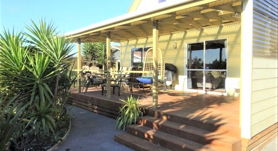  at 37  Thomas Place, Foxton Beach, Horowhenua, Manawatu / Whanganui