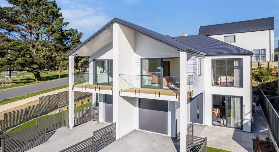 at 3A Koreke Close, Kenepuru, Porirua