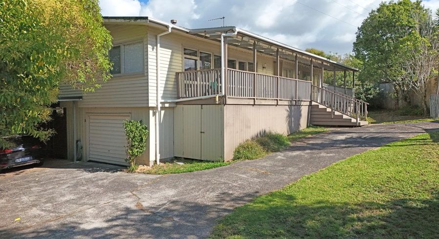  at 35 Lyndhurst Road, Te Atatu South, Waitakere City, Auckland