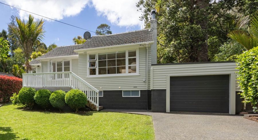  at 121 Woodlands Park Road, Titirangi, Waitakere City, Auckland