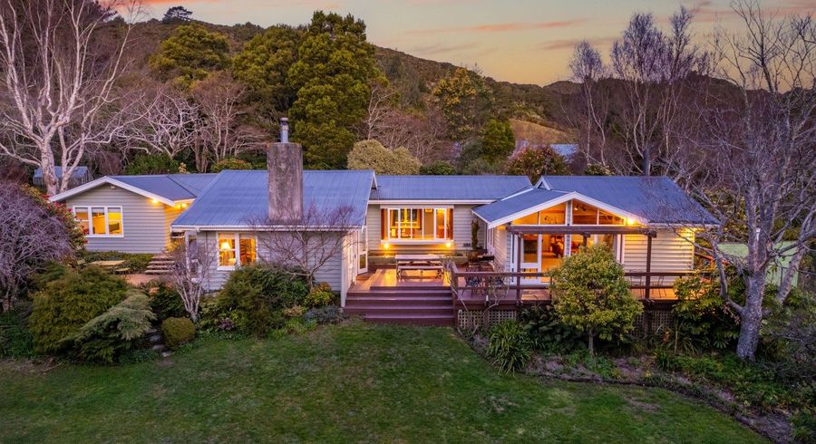  at 1031 Blue Mountains Road, Blue Mountains, Upper Hutt, Wellington