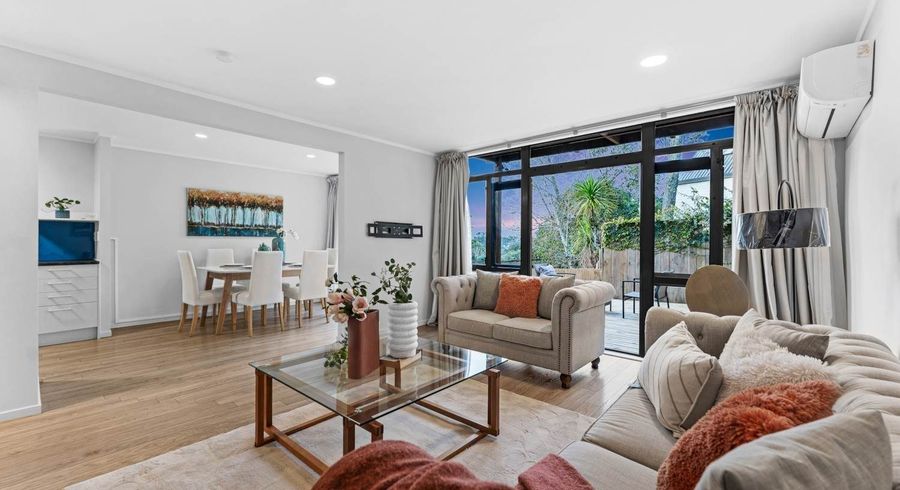  at 2/30 Verbena Road, Birkdale, North Shore City, Auckland