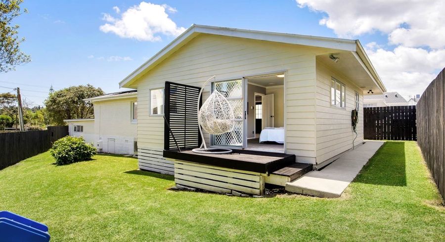  at 22 Kaurilands Road, Titirangi, Auckland