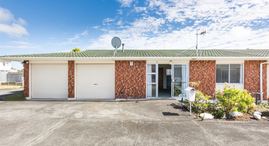  at 4/118 Botanical Road, Takaro, Palmerston North