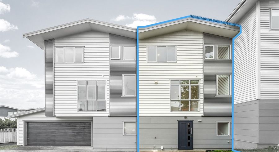  at 2/15 Andersons Road, Oteha, Auckland