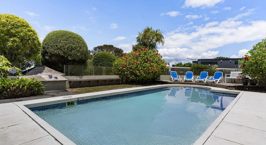  at 14/18 Parr Terrace, Castor Bay, North Shore City, Auckland