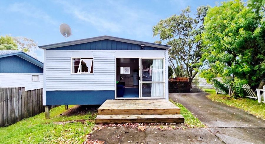  at 1/77 Awaruku Road, Torbay, North Shore City, Auckland