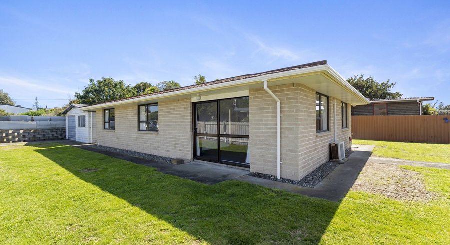  at 87 Norfolk Crescent, Otaki Beach, Otaki