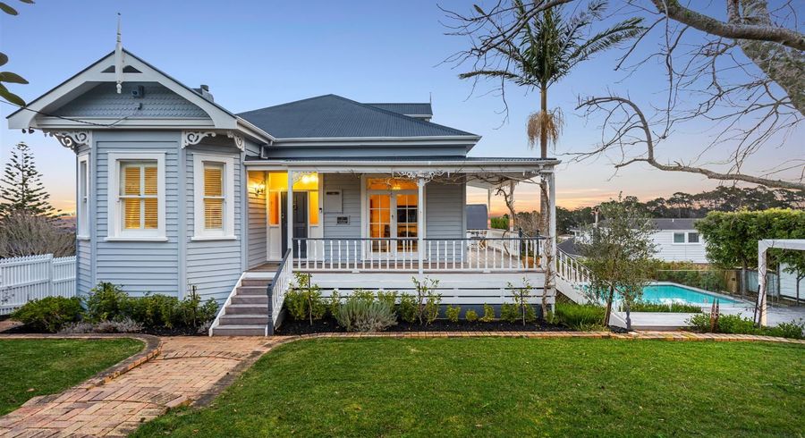  at 1/12 Mariposa Crescent, Birkenhead, Auckland