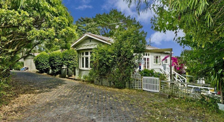 at 92 The Avenue, Lucas Heights, North Shore City, Auckland
