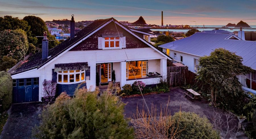  at 4 Kitchener Terrace, Moturoa, New Plymouth, Taranaki