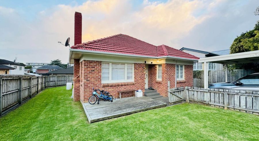  at 8 Dreadon Avenue, Papatoetoe, Manukau City, Auckland