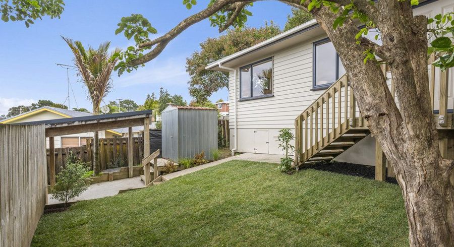  at 6A Aldern Road, Massey, Waitakere City, Auckland