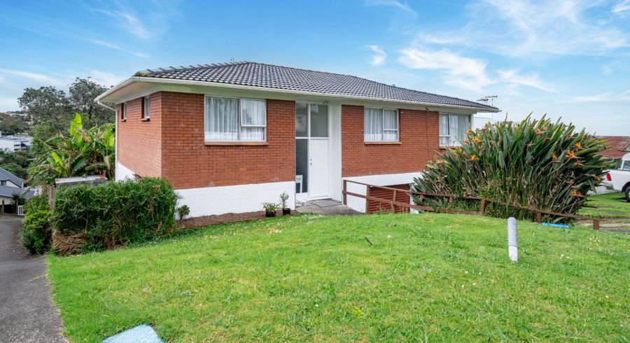  at 32 Marlborough Avenue, Glenfield, North Shore City, Auckland
