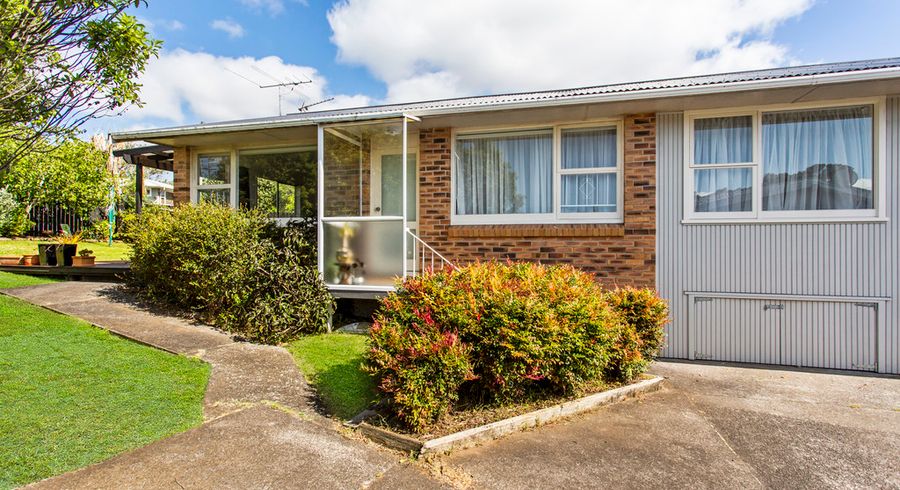  at 2/6 Mcdonald Crescent, Mount Wellington, Auckland