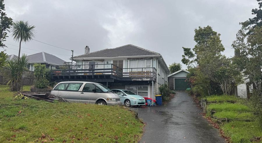  at 44 Cliff View Drive, Green Bay, Waitakere City, Auckland