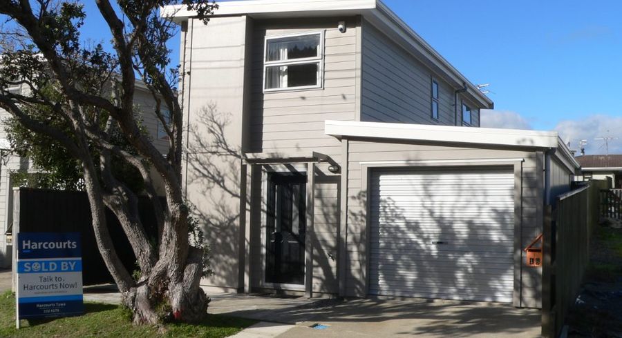  at 18 Franklyn Road, Tawa, Wellington