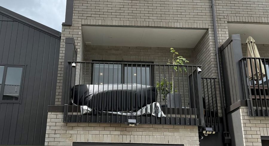  at 21 Covil Avenue, Te Atatu South, Waitakere City, Auckland