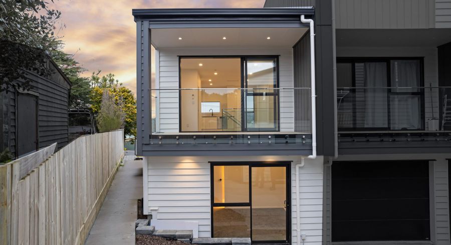  at 4/128 Vodanovich Road, Te Atatu South, Waitakere City, Auckland