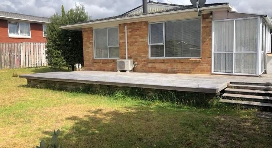  at 2/281 Sunset Road, Sunnynook, North Shore City, Auckland