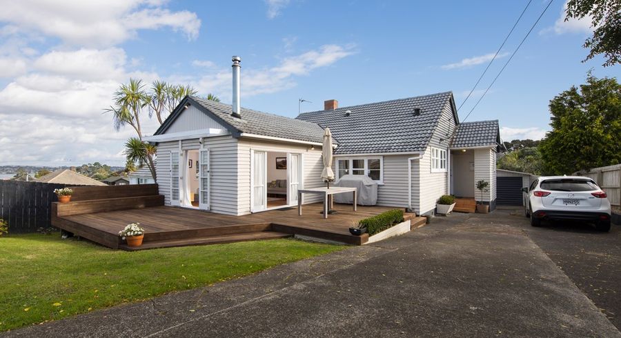  at 9 Inglewood Street, Wai O Taiki Bay, Auckland