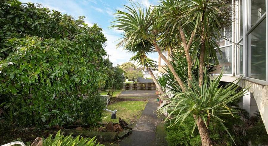  at 1/21 Ferndale Road, Mount Wellington, Auckland
