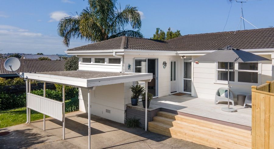  at 2/66 Prince Regent Drive, Half Moon Bay, Auckland