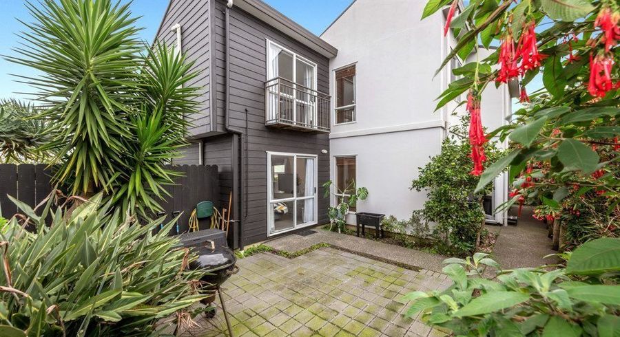  at 2B  Hall Avenue, Favona, Manukau City, Auckland