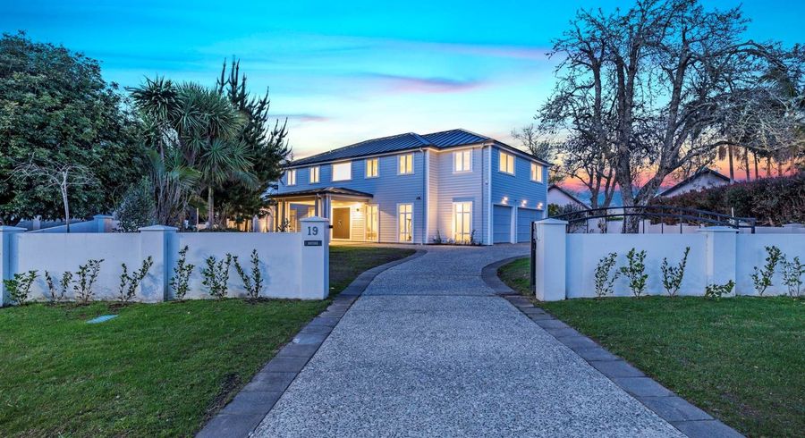  at 19 Oak Manor Drive, Albany, North Shore City, Auckland