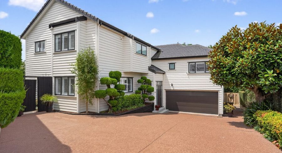  at 2/8 Calluna Crescent, Totara Heights, Manukau City, Auckland