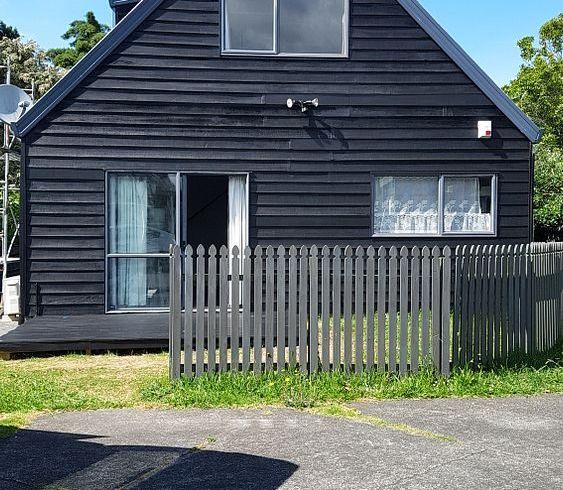  at 15 Caspian Close, New Lynn, Waitakere City, Auckland