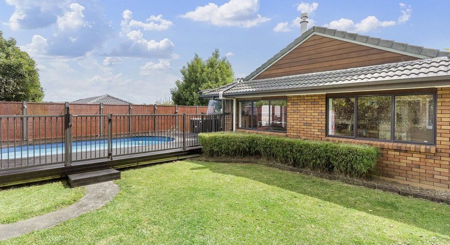  at 4 Carriage Close, Northpark, Auckland