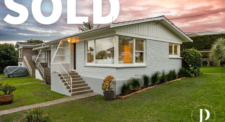  at 1/14 Westwell Road, Belmont, Auckland