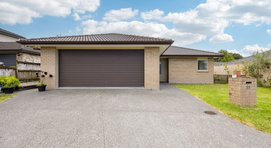  at 37 Riverglade Parkway, Te Atatu South, Waitakere City, Auckland