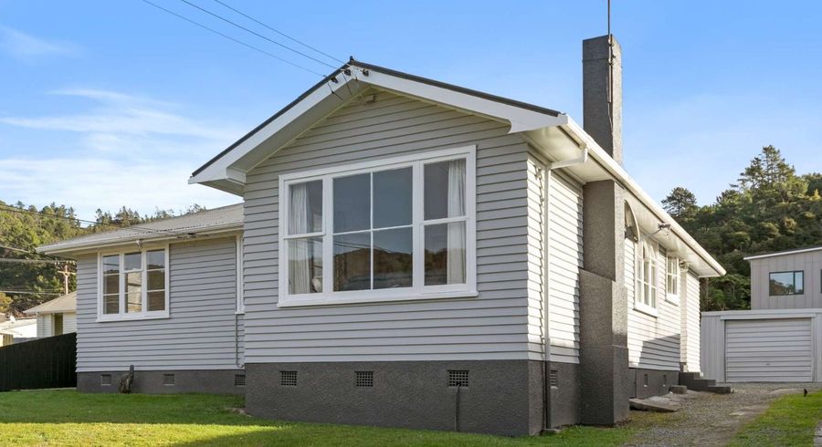  at 6 Wainhouse Street, Stokes Valley, Lower Hutt