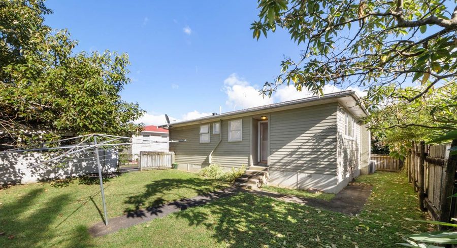  at 39 Universal Drive, Henderson, Auckland