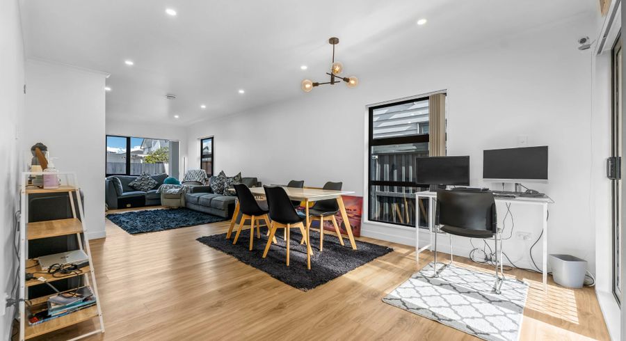  at 127E Russell Road, Manurewa, Manukau City, Auckland