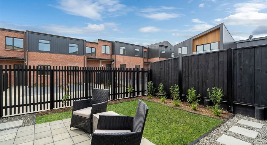  at 1D Lowe Street, Belmont, Auckland
