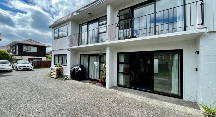  at 4/767 Beach Road, Browns Bay, Auckland