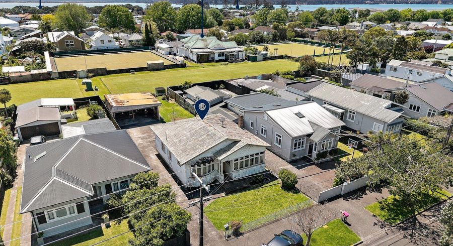  at 24 Te Ra Road, Point Chevalier, Auckland City, Auckland