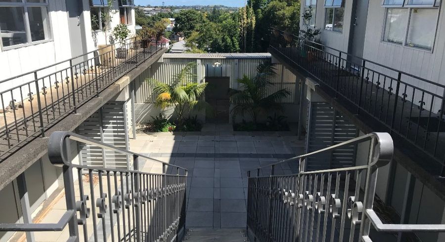  at 2/8 George Street, Mount Eden, Auckland City, Auckland