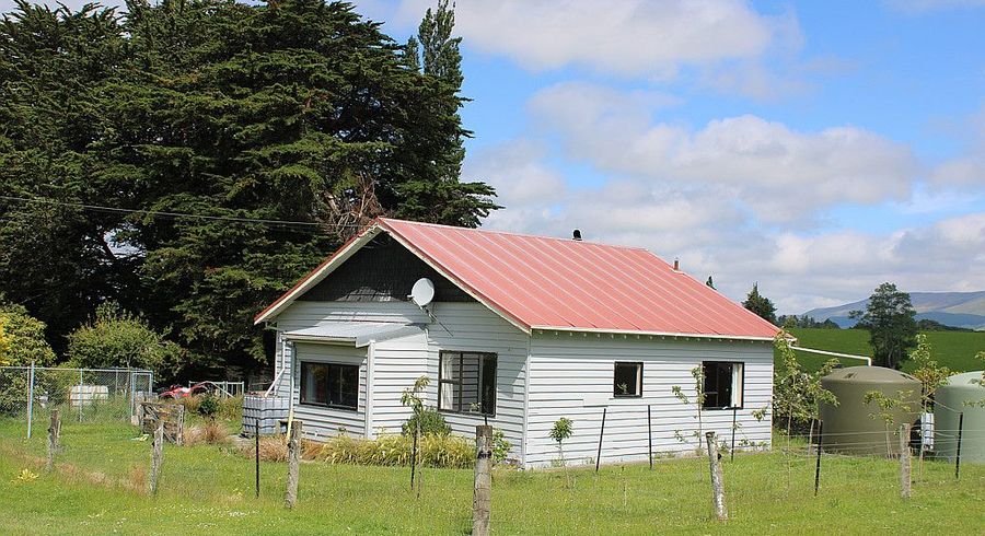  at 2079 Clinton Highway, Kuriwao