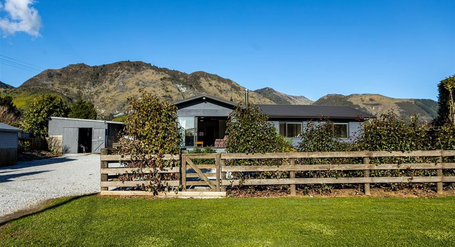  at 416 Glenview Road, Motupipi