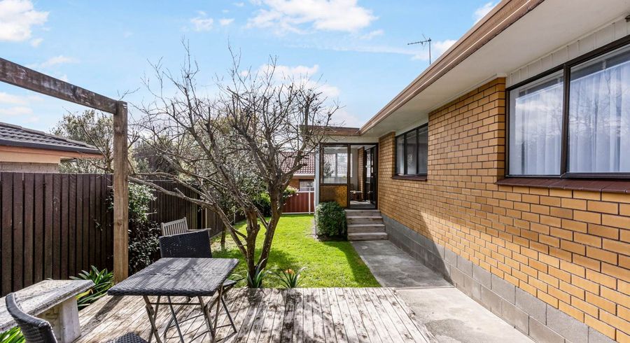  at 2/13 Menary Street, Papakura, Auckland