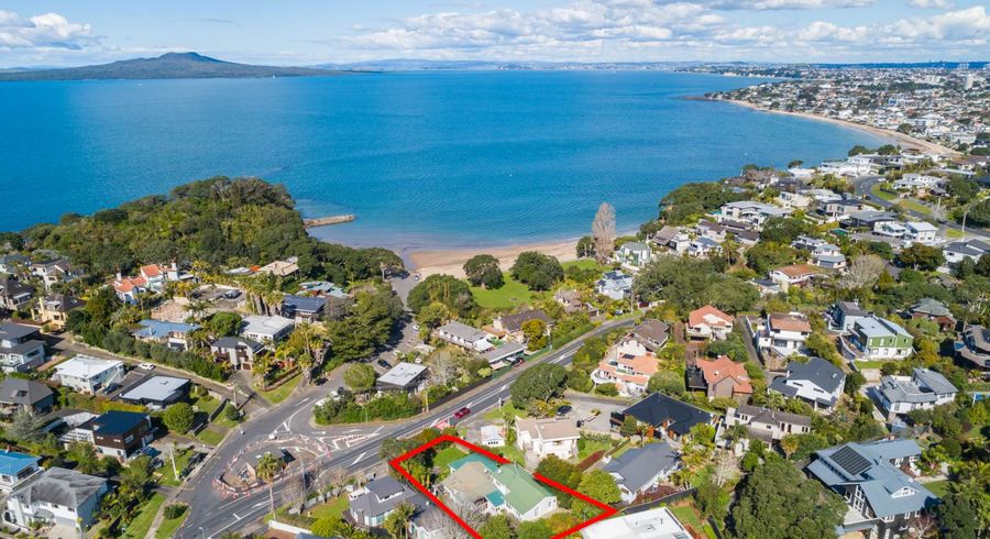  at 76 Beach Road, Castor Bay, Auckland