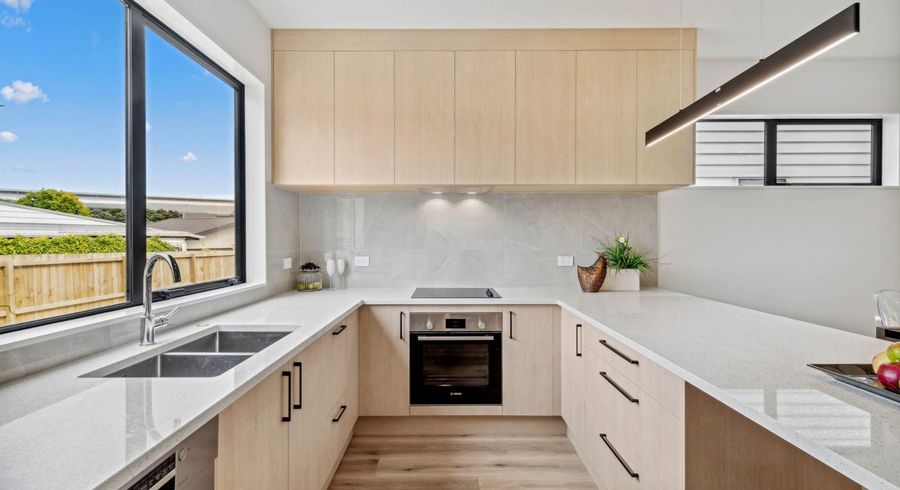  at 2/58 Sylvan Crescent, Te Atatu South, Waitakere City, Auckland