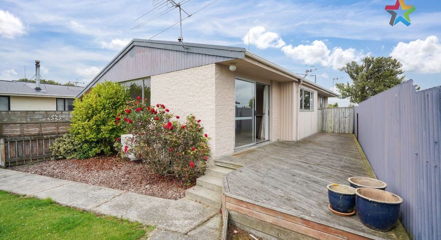  at 22 Avon Place, Clifton, Invercargill