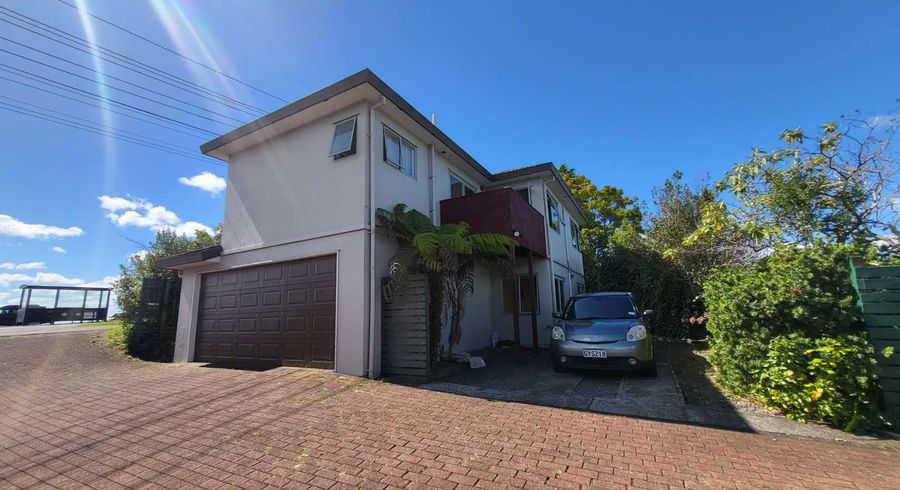  at 2/227 Sunset Road, Sunnynook, North Shore City, Auckland