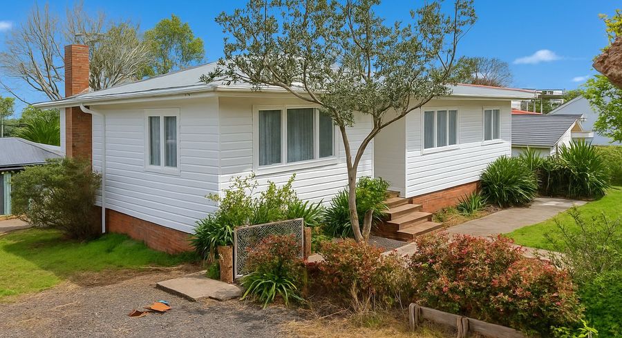  at 19A Newington Road, Henderson, Waitakere City, Auckland